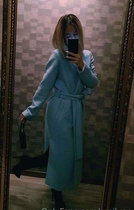 emilyon star nude pictures