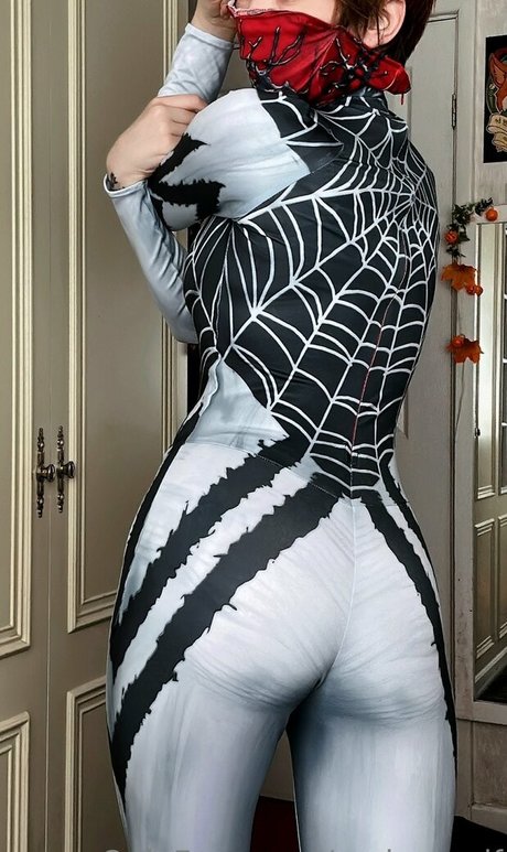 Ember Wolf xxx pornstar photos