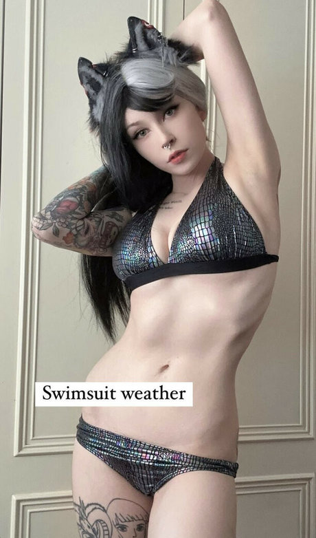 Ember Wolf naked actress gallery