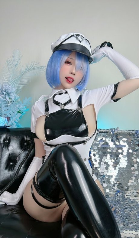 Mikomikoww model high quality pictures