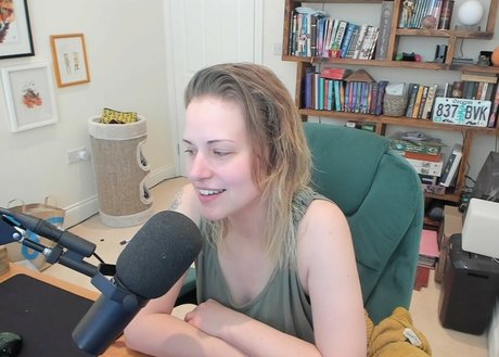 Dodger model pornographic img