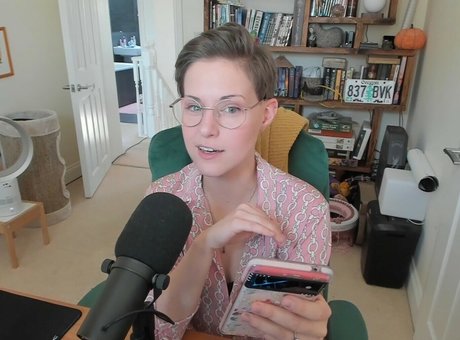 Dodger naked model pictures