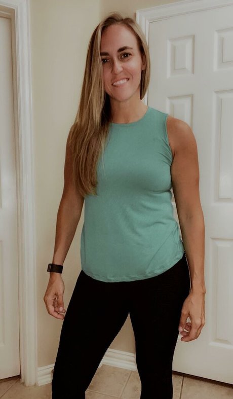 BikiniSquats Profile pic