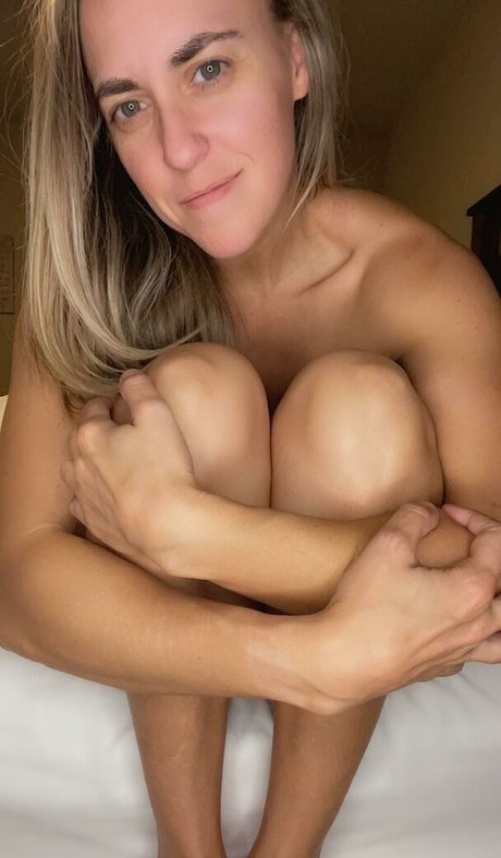 BikiniSquats pornstar pretty image