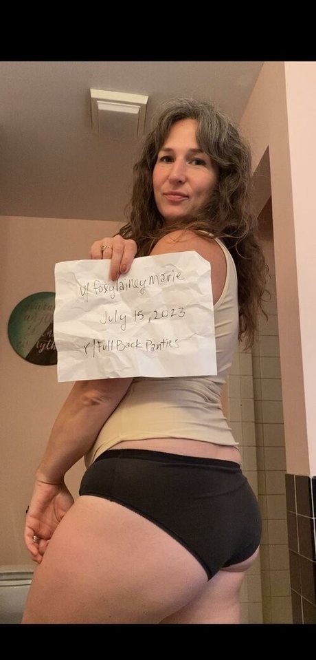 Laineymarie model adult pictures