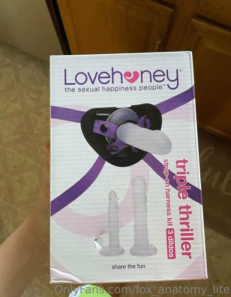 fox anatomy lite naked pornstar picture