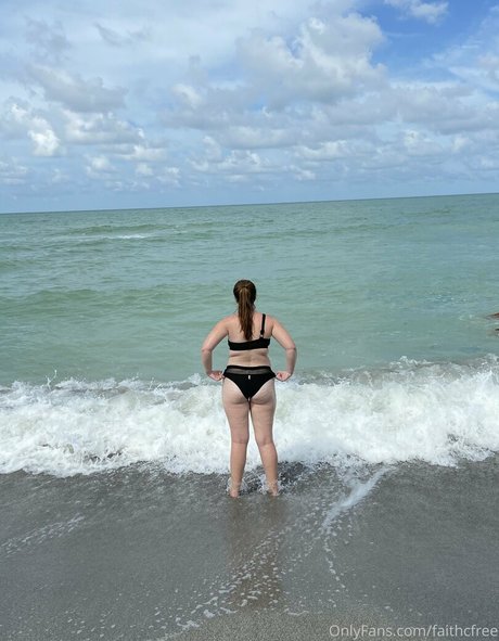 faithcfree model naked photos