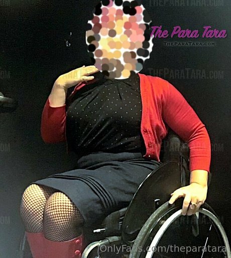 theparatara model art photo