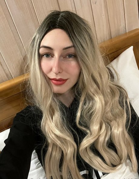 anncutie18 pornstar top picture