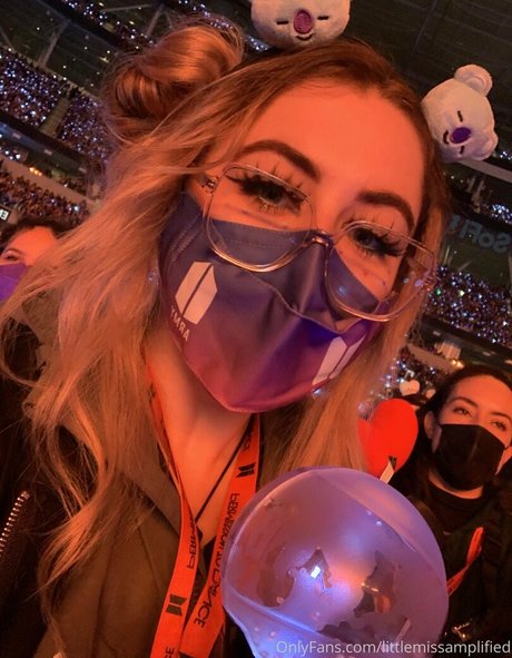 crybbyrain sexy model img