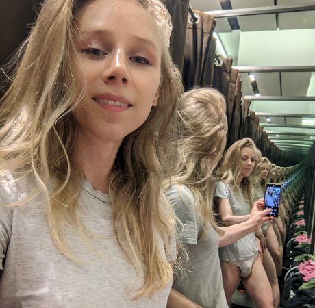 julia jane free model image