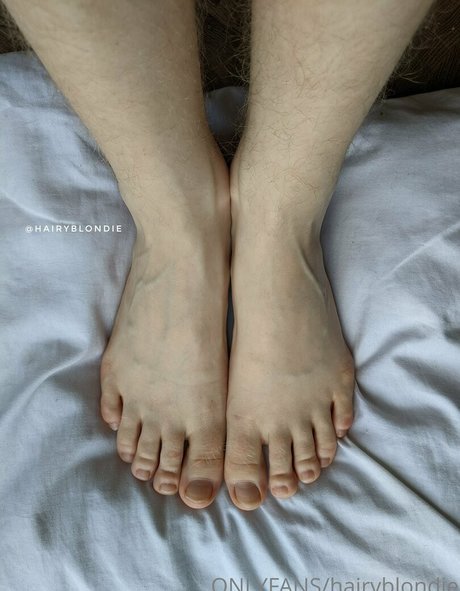 Hairyblondie model exclusive image