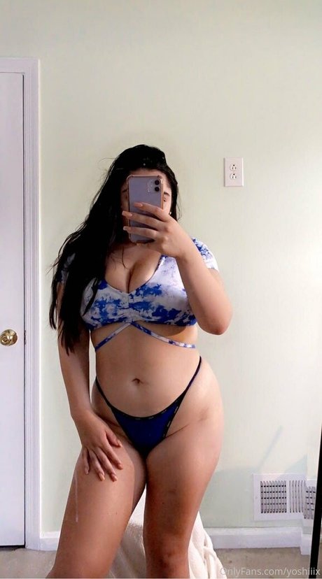 yoshiiix nude star image