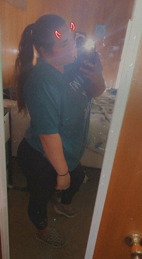 xolunalou model adult photo