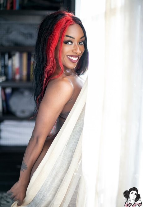 Tessartiste top model pictures