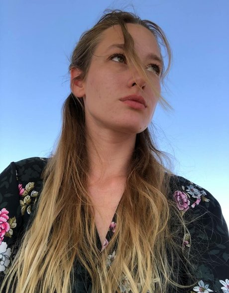 Dina Lewd model sex pics