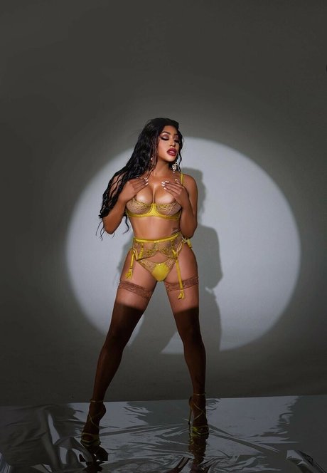 Bella La Femme exclusive pornstar photo