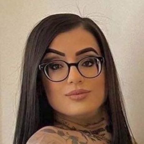 szandihangacsi sexy actress picture