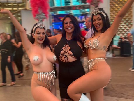 Pinkgeek hd actress pics