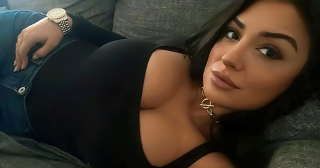 Pinkgeek model pretty img