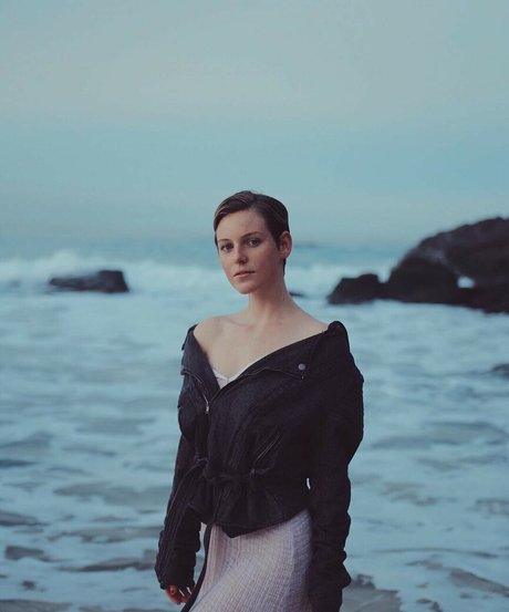 Stella Hayes star naked images