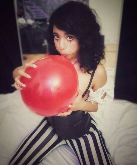 Aelastone pornstar naked images