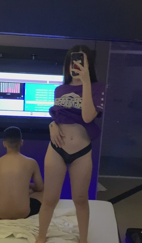 Karoliveira star nudes img