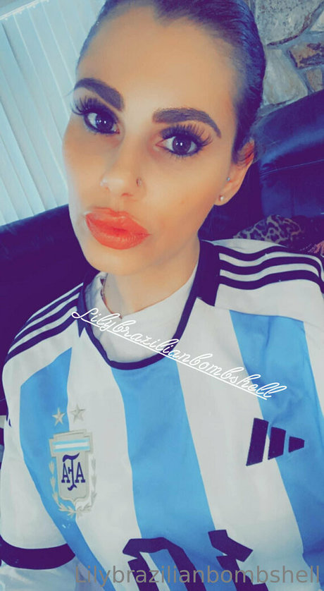 lilybrazilianbombshell nudes model pics