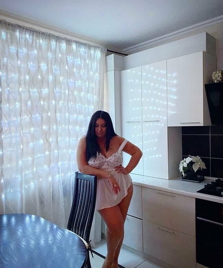 Dasha Kovalenko pornographic model pics