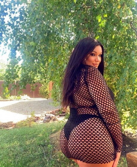 Dasha Kovalenko hot star photos