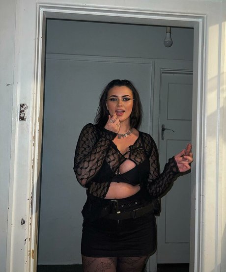 Bec Danaher model naked image