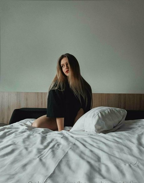 Talisnova nude pornstar pic