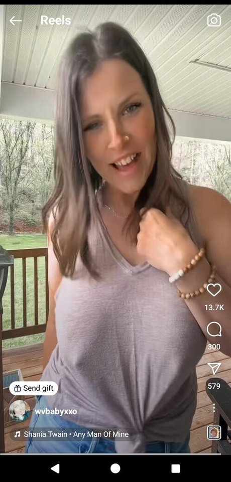 lindzeexxo1 erotic actress photo