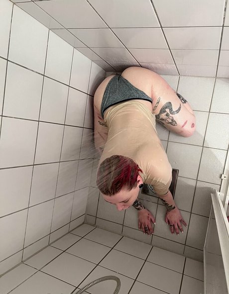 tattooedbiatchfree nude actress picture