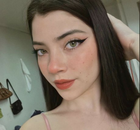 Julieta Yanez perfect star pictures