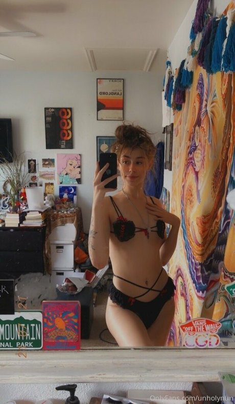 Unholynun pretty actress img