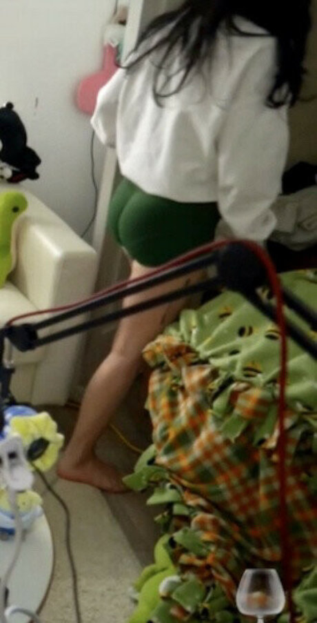 Oxythoughtin model pretty photo