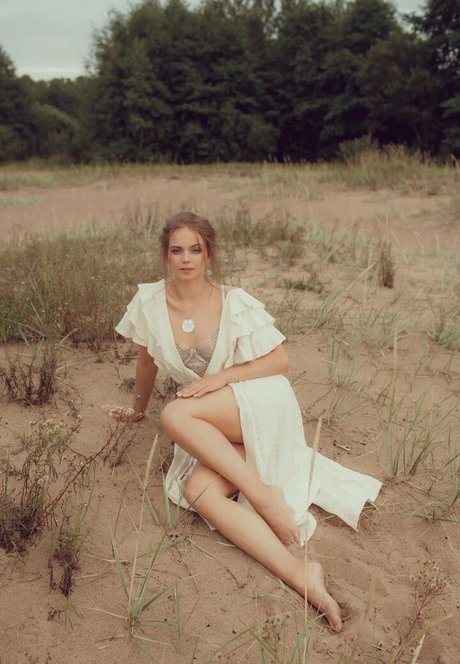 ineedmary hot actress photos