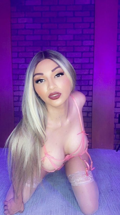 Jessy Dubai star high quality img