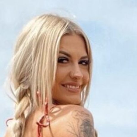 Whitetrashbarbiee star beautiful galleries