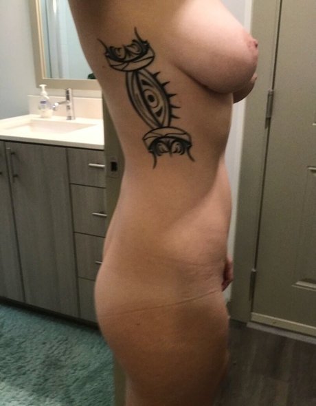 Kylie Keeton star sexy pics