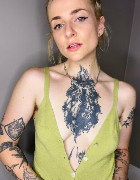 lavenderquinn pornographic actress images