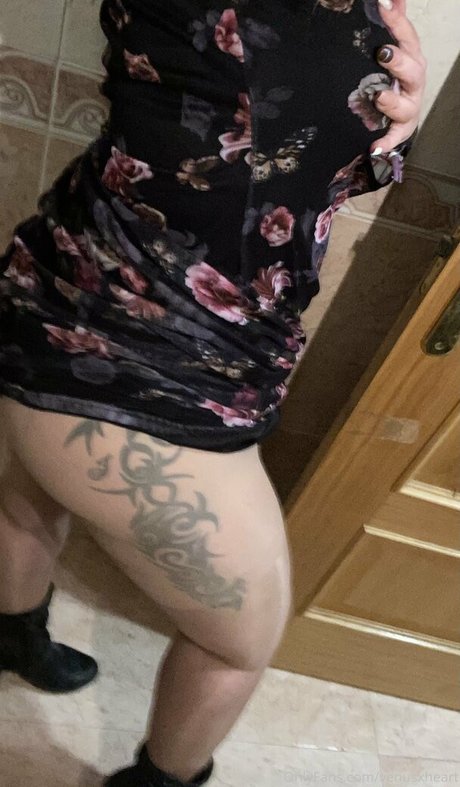 venusxheart erotic star image