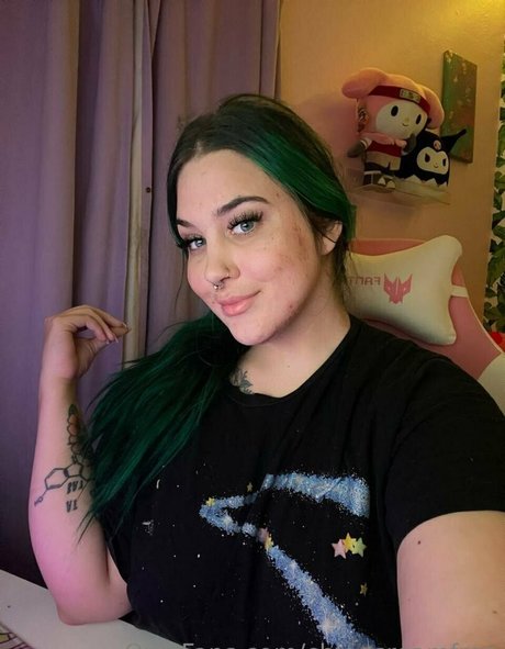 chloecreamfree hd star image