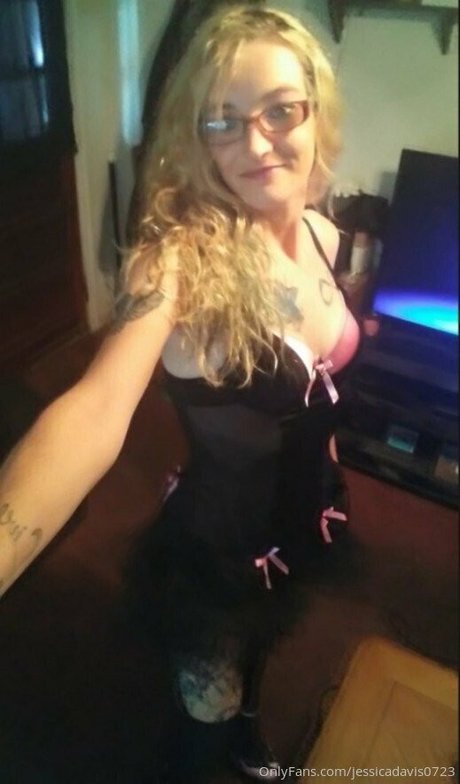 alwaysnaughty32 exclusive actress picture