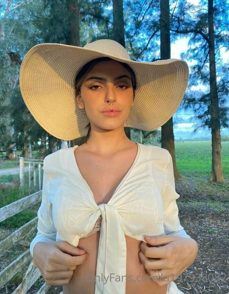 Desiree Bunny best star pic