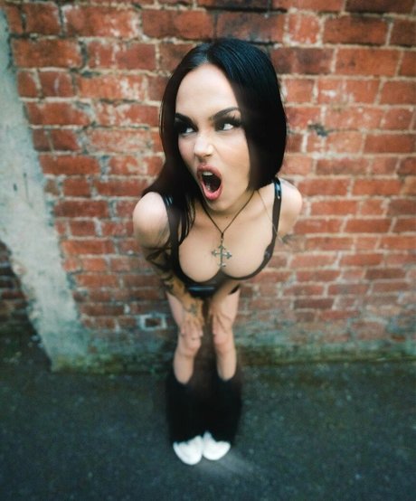 Maggie Lindemann pornstar free pic