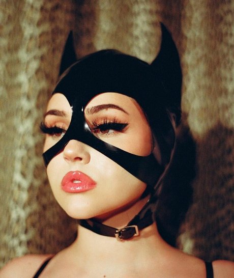 Maggie Lindemann star sexy photos