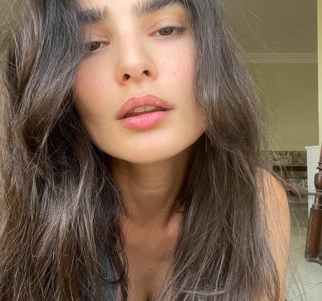 Maria Julia Vieira art model photos