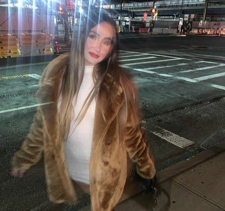 Courtney Craib model perfect gallery